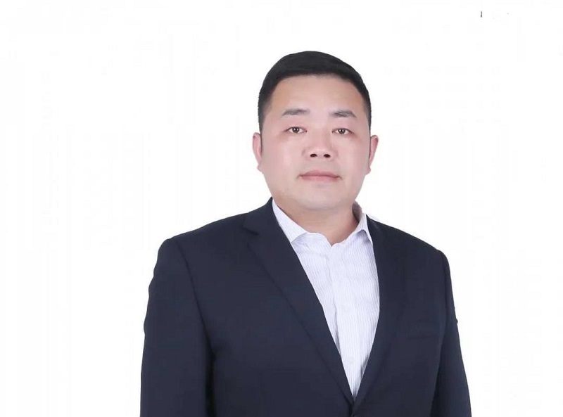 金嶸.jpg 金嶸.jpg