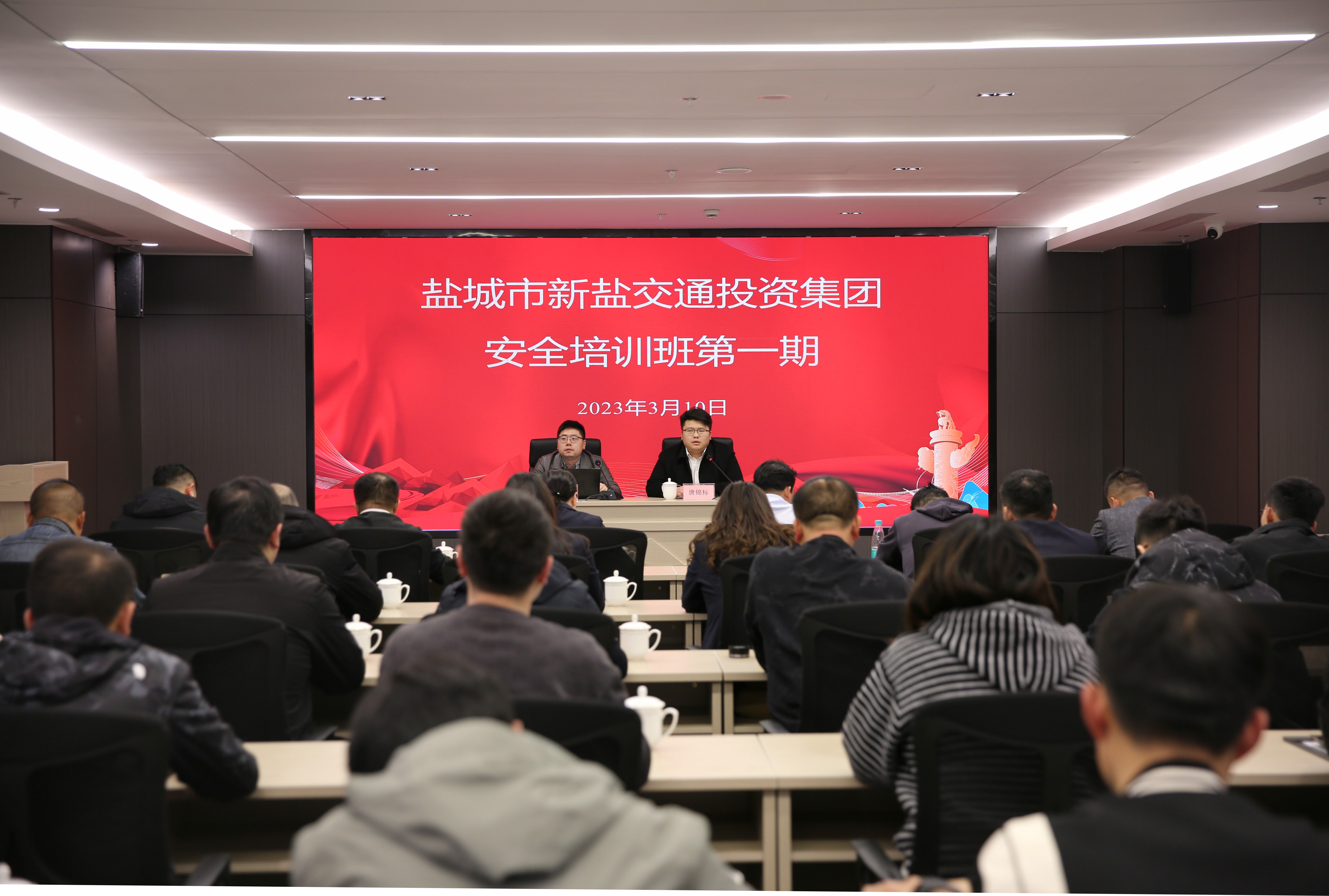 封面.jpg 封面.jpg