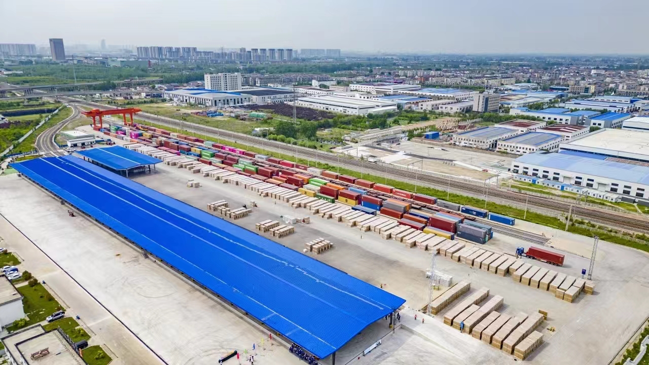 鐵路北貨場(chǎng).jpg 鐵路北貨場(chǎng).jpg