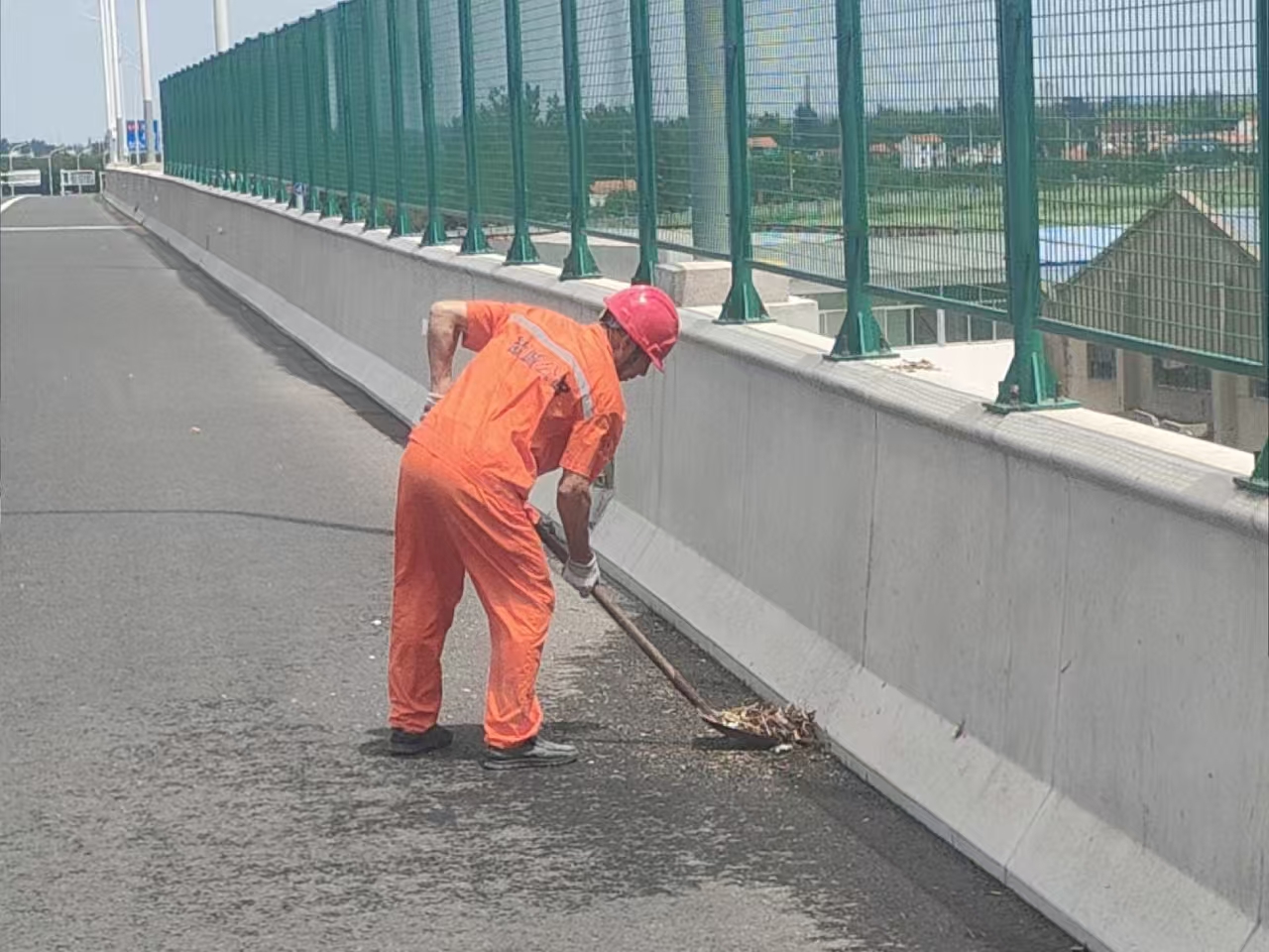 重點(diǎn)路段 匠心守護(hù)保暢通2.jpg 重點(diǎn)路段 匠心守護(hù)保暢通2.jpg
